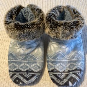 Sweater knit slippers booty socks grip bottoms Grey, blue and white colors